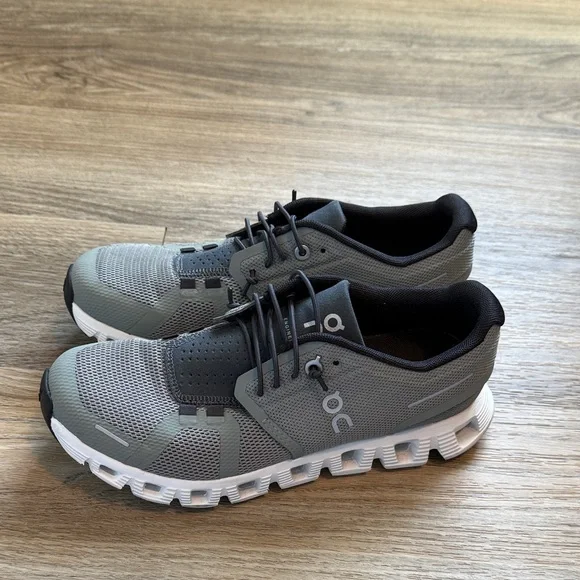 On Running women’s Athletic Shoes in greenish grey - Picture 2 of 5